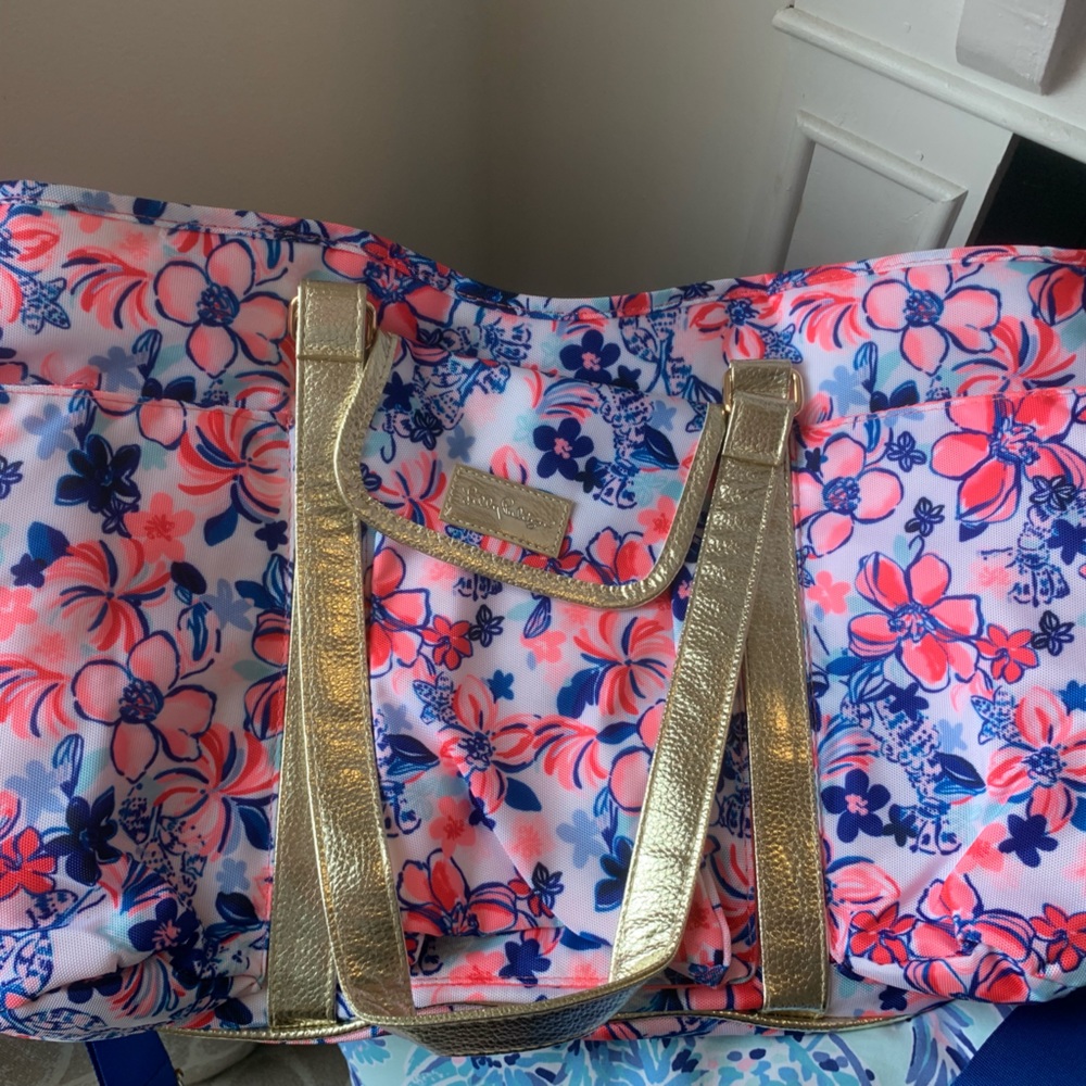 Lilly Pulitzer- insulated beach tote
